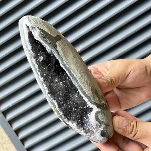 Natural crystal geode - 2.4,